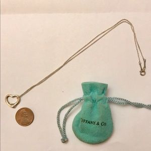 Tiffany & Co. Small Silver heart necklace, pouch